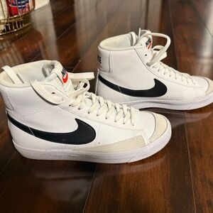 Nike Blazer Mid ‘77